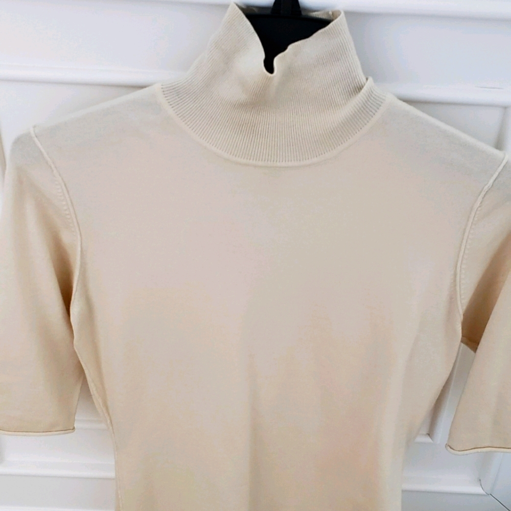 Burberry sweater 3/4 sleeves